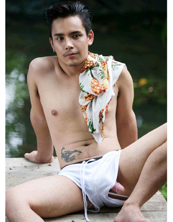 MAN-OMG-7---JOEY-RAINING-BOY